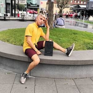 Meet your Posher, Adam